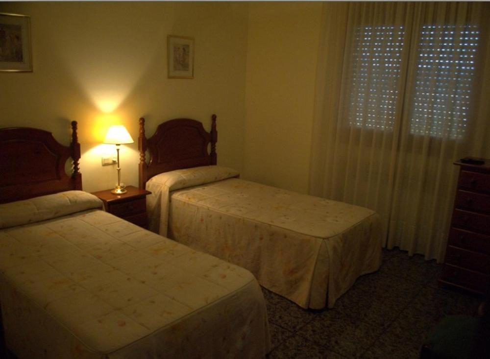 Hostal El Violi Cardona Exterior photo